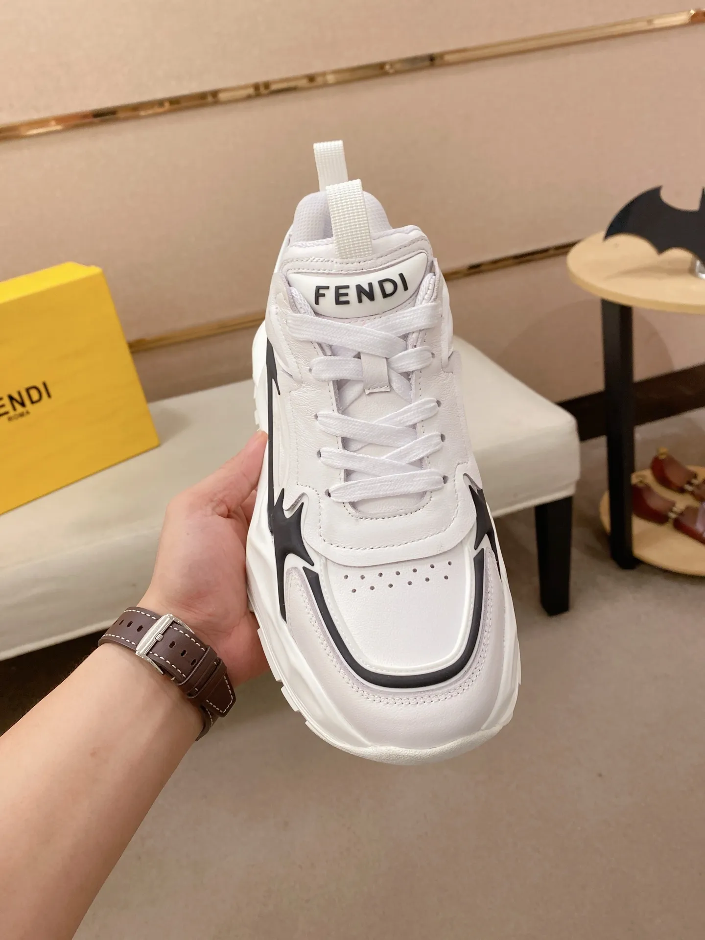Factory price 580💰 FENDI new model (Fendi) official website 1:1 copy 👊🏻Upper 🇮🇹Imported cowhide🇩🇪Inside imported breathable mesh lining. The original outsole is molded to reflect the identity of every man, and the upper foot is elegant and stable🚶🏻🚶🏻The high-end custom counter original replica📯The shoe last remains unchanged regardless of wind and rain, and can withstand the verification of time🔍️,🔵 Size: 39-45. Can be customized 38-46 non-refundable and non-exchangeable!